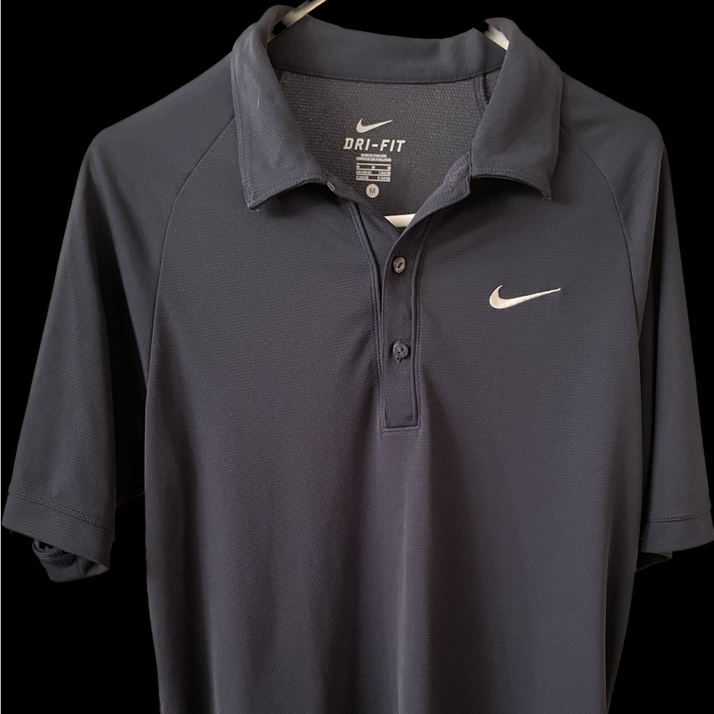 Men’s Nike Golf Shirt size Medium